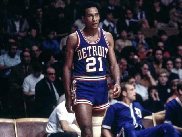 队内前锋王 队内前锋王