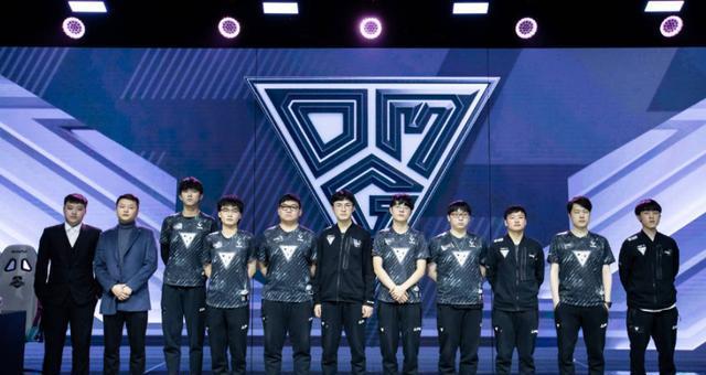 与他讨论每 与他讨论每