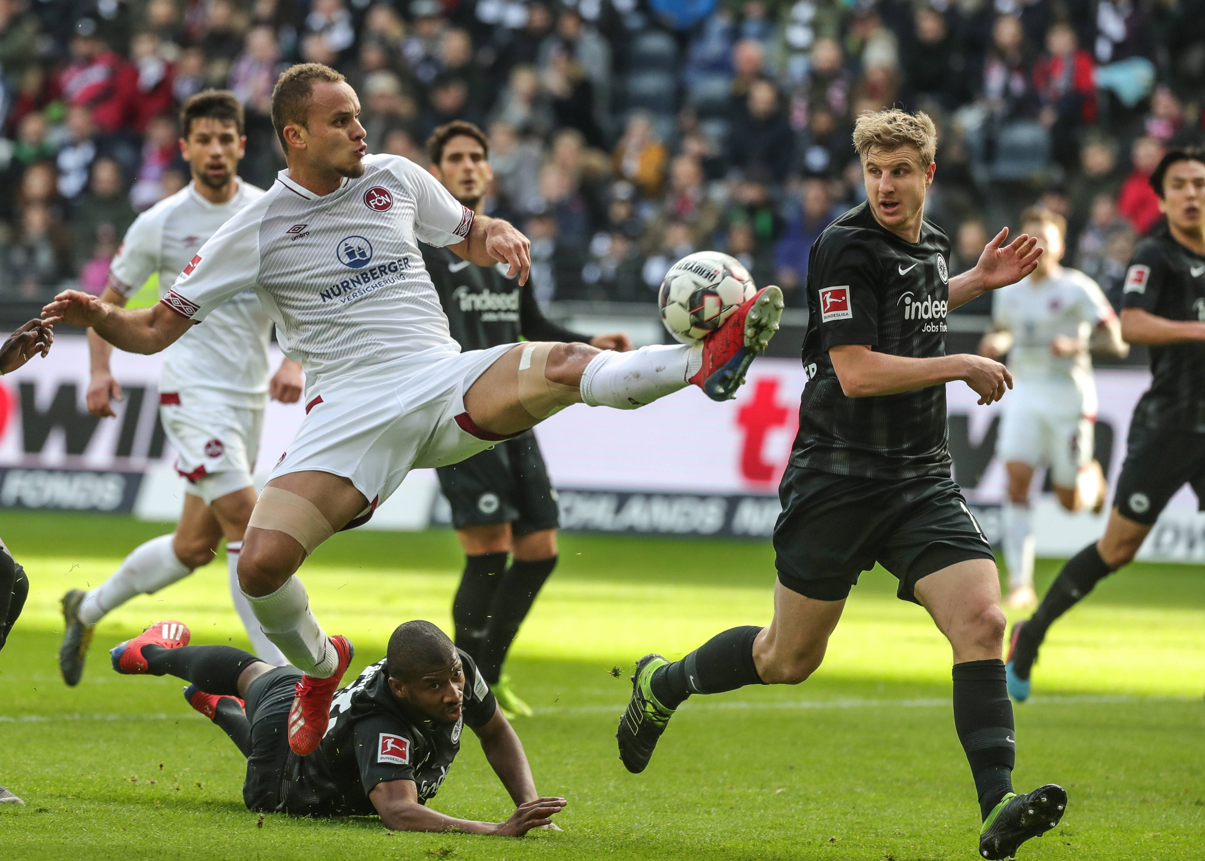 肢体语言都 肢体语言都